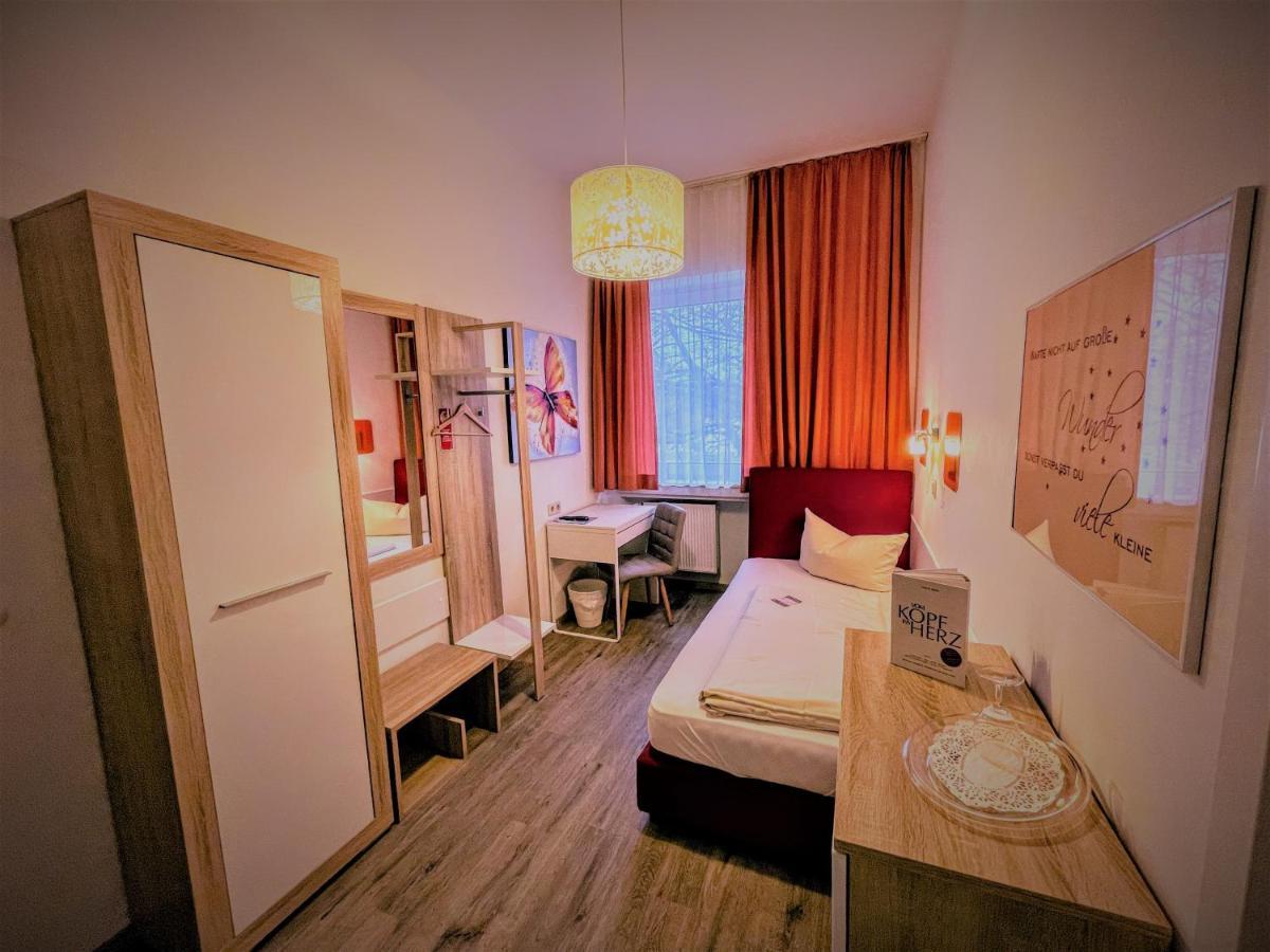 Arena Hotel เกลเซนเคียร์เคน ภายนอก รูปภาพ